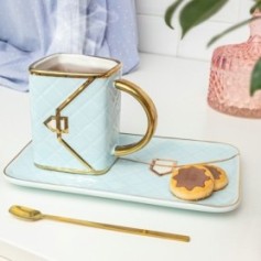 Ensemble mug assiette et cuillère dsign sac à main bleu